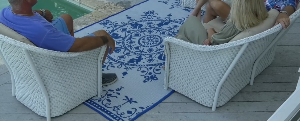 Barbara King 5'x8' Indoor/Outdoor Medallion Patio Mat